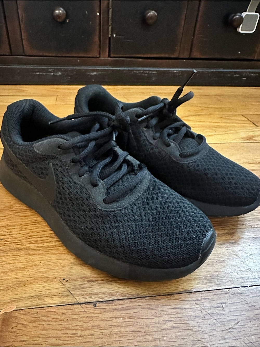 Nike Tanjun Black Running Sneakers Women’s Size 5.5 Lightweight